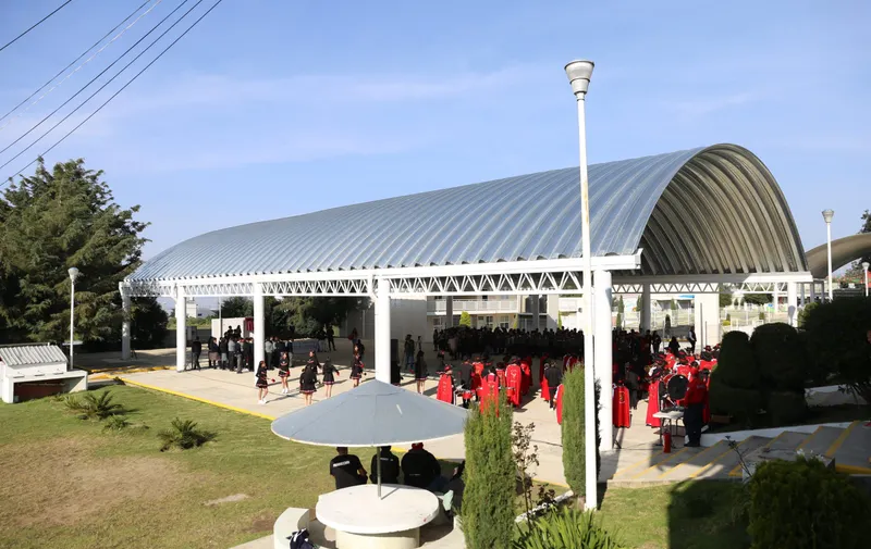 Gobernador de Puebla inaugura obras educativas en San Miguel Canoa, en beneficio de pueblos originarios