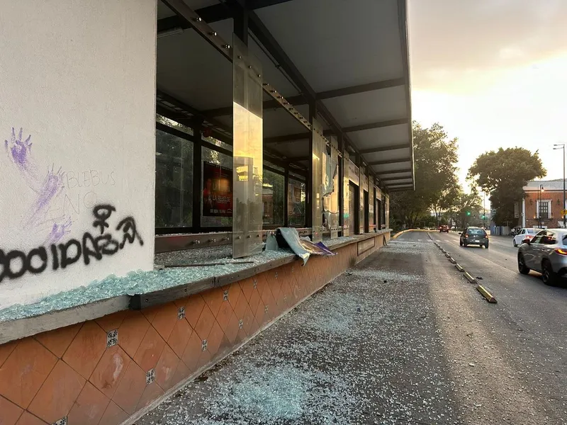destrozos-paraderos-linea-3-ruta