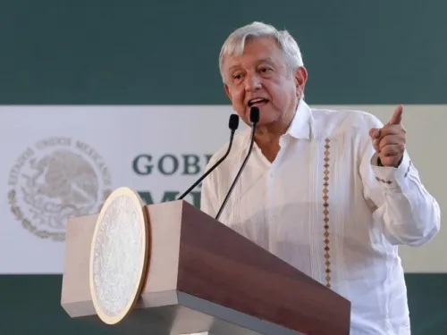 Ofrece López Obrador echar a andar planta de fertilizantes en Camargo
