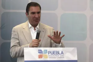 Patricia Leal y Salvador Escobedo presentan sus renuncias: Moreno Valle