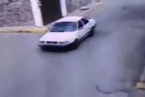 VIDEO: Taxi arrastra a otra mujer en Morelos, víctima de robo