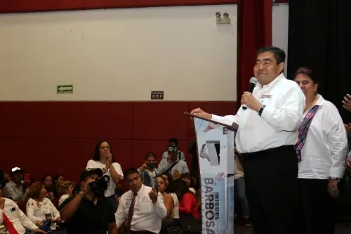 Barbosa acusa que PAN y Cárdenas están detrás de espionaje en su contra
