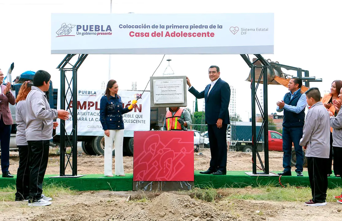 Casa Del Adolescente Sedif Puebla Primera Piedra