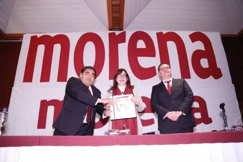 Barbosa se registra como precandidato de Morena y afirma que no permitirá reelección en Puebla