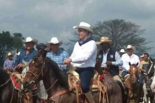 El Cachetes y Moreno Valle, celebraron la victoria 2010