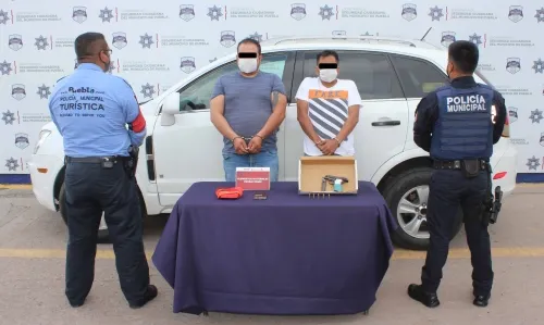 Policía municipal detuvo a dos hombres por robo a transeúnte