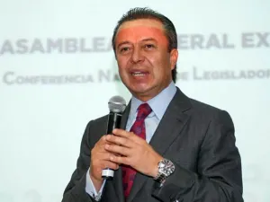 César Camacho releva a Zambrano Grijalva en dirigencia del Pacto por México