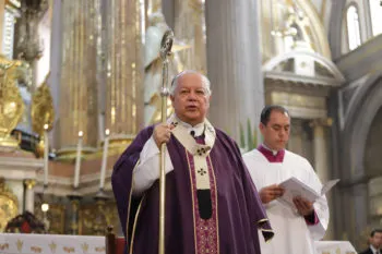 Arzobispo de Puebla enciende la primera vela de Adviento y lanza fuerte llamado contra la violencia y la “cultura de la muerte”