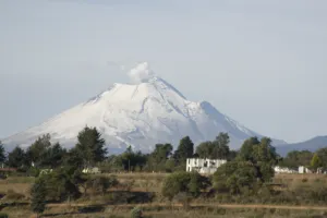 Actividad del Popocatépetl se mantiene estable pese a explosiones