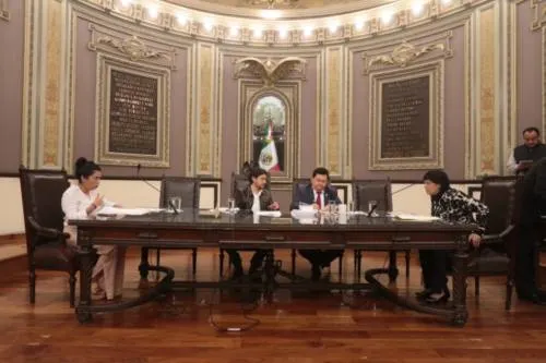 Entregan a la LX Legislatura el paquete fiscal de Puebla y de 210 ayuntamientos