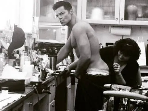 Penélope Cruz comparte atrevida foto de Ricky Martin