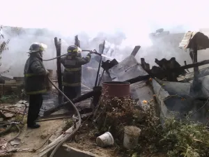 Bomberos sofocan incendio en Ocoyucan y atienden fuga en el centro ?