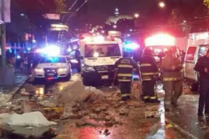 Barda cae sobre paradero en el DF; un muerto y 8 heridos