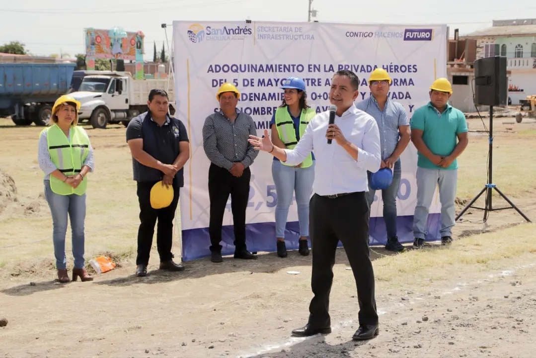 Inicia Ayuntamiento de San Andrés Cholula adoquinamiento de privadas de San Rafael Comac