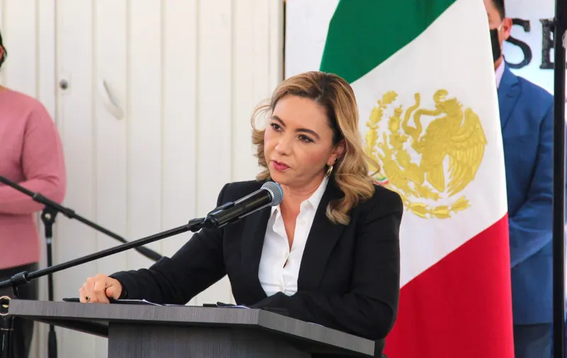 Otra de Paola. Ahora con la gasolina