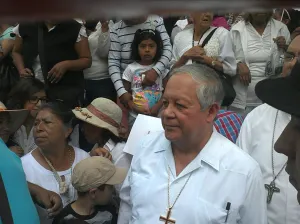 Arzobispo Víctor Sánchez participa en la marcha