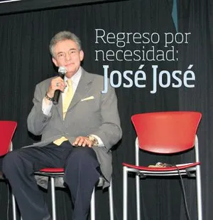 Cae José José en pleno concierto en Querétaro