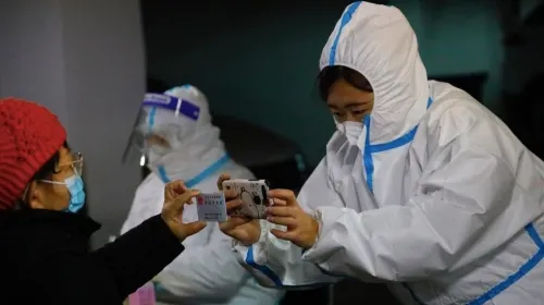 China suma 107 casos locales entre los 115 nuevos contagios de COVID-19