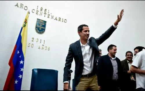 Juan Guaidó logra el apoyo de empleados públicos