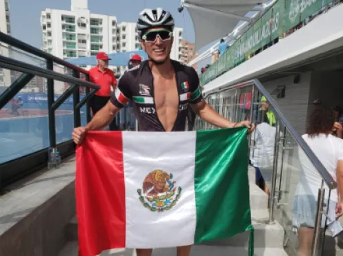 Jorge Martínez gana oro en patinaje de velocidad en JCC