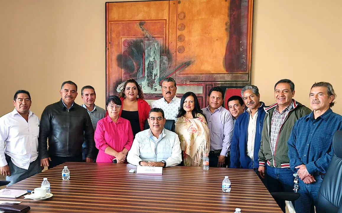 Sergio Salomon Cespedes Red Plural De Mujeres