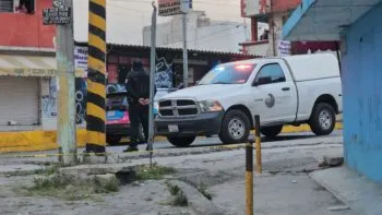 Hombre es ejecutado de un disparo en la cabeza dentro de un bar en San Francisco Xochimehuacan