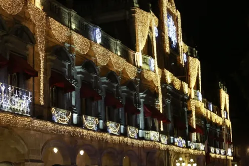 Puebla se ilumina para las fiestas decembrinas con más de 5 mil adornos navideños
