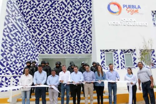 Refrenda Tony Gali compromiso con la juventud de la Sierra Negra