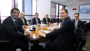 Ejecutivo se reúne con director CFE