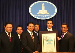RMV recibe proclama del concilio municipal de la ciudad de los Ángeles