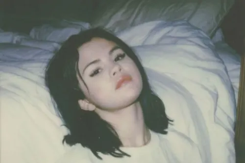 Selena Gomez continúa su lucha contra la depresión y ansiedad