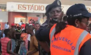 Estampida durante un partido de fútbol en Angola deja 17 muertos y 61 heridos