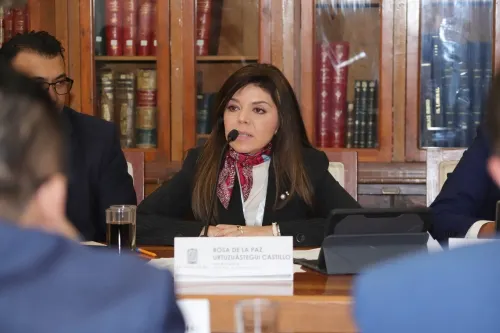 De manera “transparente y sin moches”, se realizan licitaciones, afirma titular de Administración