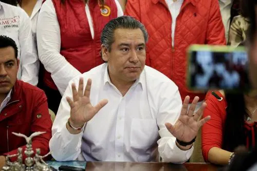 Son unos “irresponsables” los alcaldes que concesionaron servicio de limpia afirmó Soto Martínez