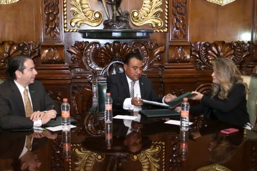 Colegio de Abogados egresados de la ELDP y Canacintra signan convenio de colaboración