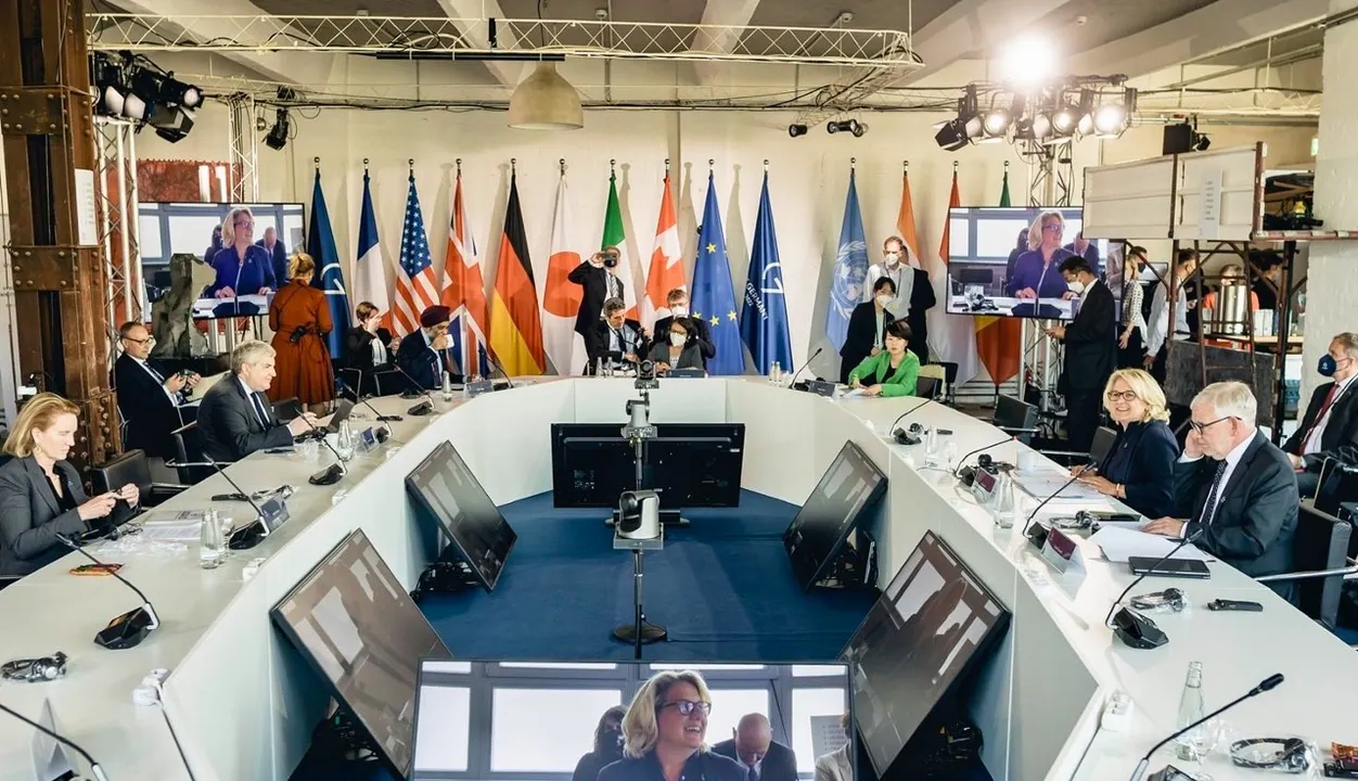 G7