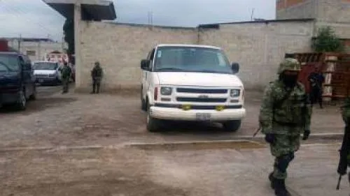 Ejército Mexicano y Policía Estatal decomisan vehículos utilizados para el robo combustible