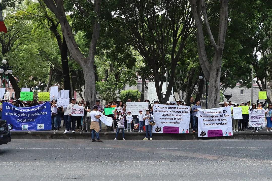 Líder del paro judicial tiene a su familia y a sus padrinos en la élite del PJF