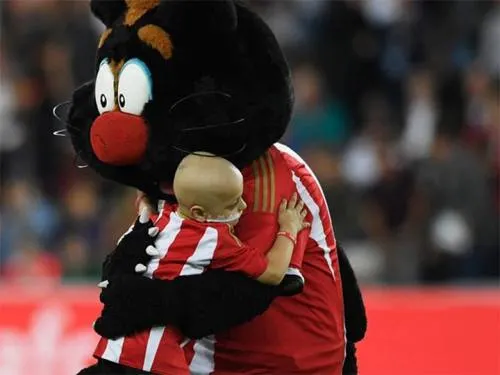 Video: El futbol está de luto, muere Bradley Lowery