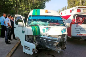 Al menos 10 lesionados, deja choque de unidad de la ruta 28 en Bosques de Manzanilla