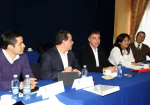 Tony Gali sostiene reunión de trabajo con regidores electos