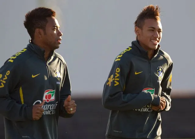 Pide Robinho a Neymar escoger al Barcelona sobre el Madrid