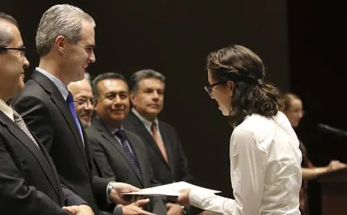 Upaep reconoce a estudiantes con calificación sobresaliente en Examen Ceneval