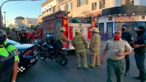 Huésped se arroja desde tercer piso de hotel en Guadalajara por incendio