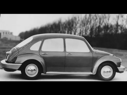 Volkswagen planeó vender un Vocho de 4 puertas