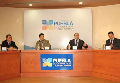 Presentan a diputados locales 12 iniciativas de Ley del Poder Ejecutivo estatal