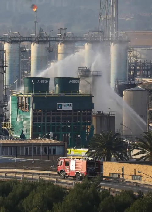 Al menos dos muertos por explosión de petroquímica en España