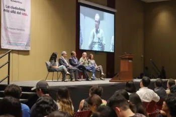 A través de panel de medios de comunicación, UPAEP fomenta participación de jóvenes en las elecciones