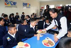 SMDIF promueve nutrición sana en escuelas y hogares poblanos