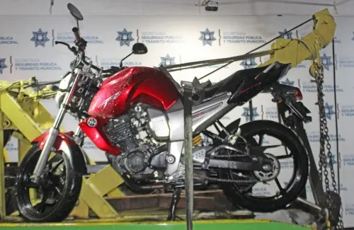 Recuperaron policías de Tránsito Municipal de Puebla una motocicleta robada